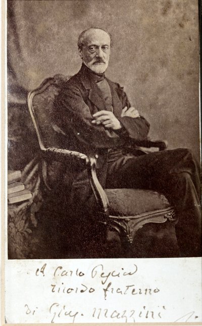 Retrato de Giuseppe Mazzini, con autógrafo (foto en b/n) de Unknown photographer