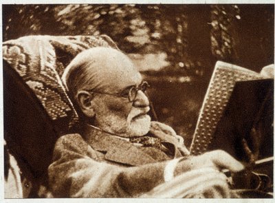 Retrato de Sigmund Freud leyendo - en "Vu" del 20/07/1932 de Unknown photographer