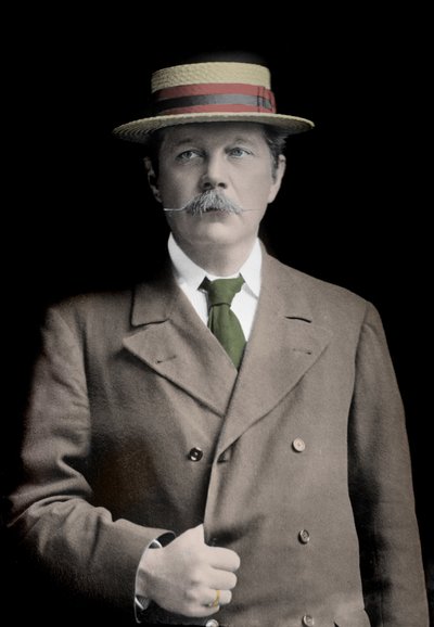 Retrato de Sir Arthur Conan Doyle (1859-1930), escritor inglés, creador del personaje 