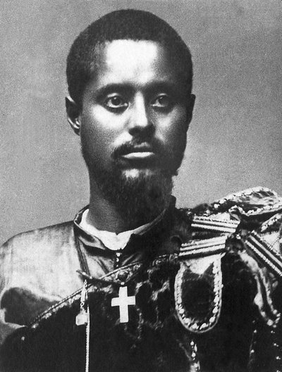 Ras Makonnen (Mekonnen Welde Mikael) (Abba Qagnew) (1852-1906), Ras de Abisinia, comandante en jefe del ejército etíope, virrey de Harar en 1887. de Unknown photographer