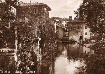 Tarcento, reflejos en el agua, tarjeta postal de Unknown photographer