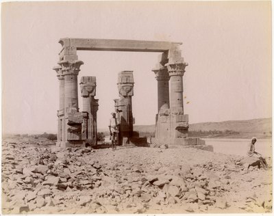 El quiosco romano de Qertassi (hoy en Nueva Kalabsha), visto desde el este, Egipto de Unknown photographer