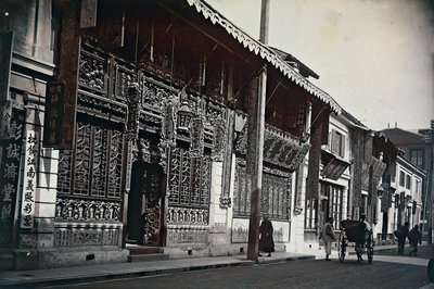 Vista de edificios a lo largo de una carretera en China de Unknown photographer