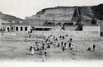 Vista de la playa de Mesnil Val (Mesnil-Val) con su casino y sus terrazas, Manche Normandía Postal de principios del siglo XX de Unknown photographer