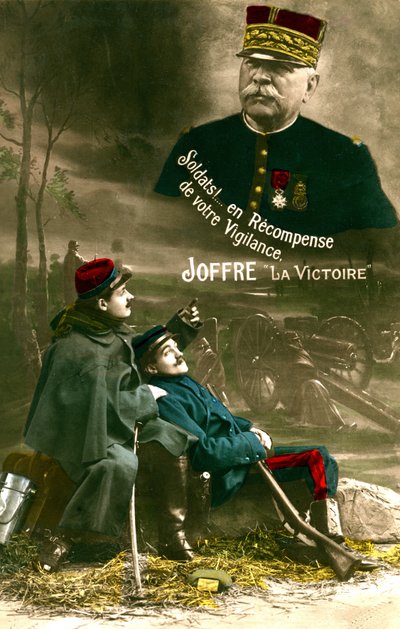 Postal de la Primera Guerra Mundial, Marechal Joseph Joffre dirigiéndose a los "poilus": "¡Soldados! en recompensa por vuestra vigilancia, la Victoria". (foto) de Unknown photographer