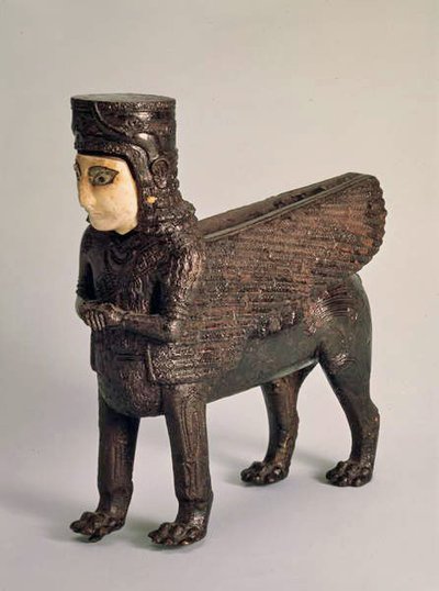 Figura decorando un trono, encontrada en el sitio de Toprak Kale, cerca de Van de Urartian