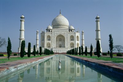 Vista del Taj Mahal, construido por el emperador Shah Jahan (1592-1666) y terminado en 1643 (foto) de Ustad Ahmad Lahori