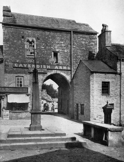 Puerta de la Abadía de Cartmel, Cartmel, Cumbria, 1924-1926 de Valentine and Sons Ltd