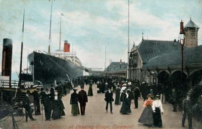 Vapor SS Celtic en el muelle, Liverpool, Lancashire, c1904 de Valentine and Sons Ltd