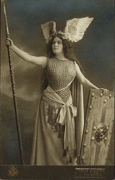 Madame Charles Cahier como Brünhilde en Die Walküre La Valquiria de Victor Angerer