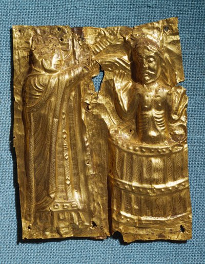 Placas de Tamdrup, lámina de oro repujada que representa al obispo Poppo bautizando al rey Harald Bluetooth de Dinamarca en 963 de Viking