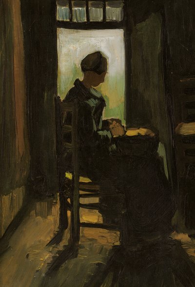 Mujer sentada frente a una puerta abierta, pelando patatas de Vincent van Gogh