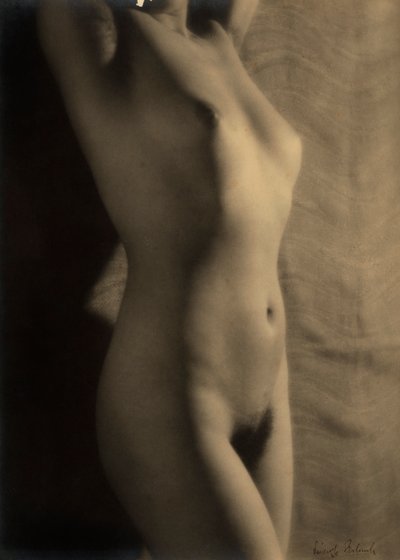 Desnudo femenino (foto b/n) de Vincenzo Balocchi
