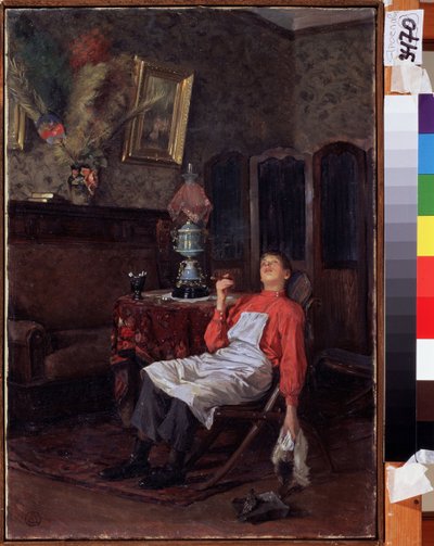 En ausencia del Titular. Un joven sirviente, con delantal y herramienta de limpieza, está desplomado en una silla y fuma un cigarro. Pintura de Vladimir Yegorovich Makovsky (Makovsky, Makovskij) (1846-1920), óleo sobre lienzo, c de Vladimir Egorovic Makovsky