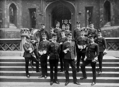 Oficiales del 1er Regimiento de Suffolk en la Torre de Londres, 1895-1896 de W. W. Rouch