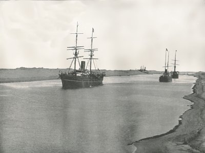 Barcos en el Canal de Suez, Kantara, Egipto, 1895 de W and S Ltd