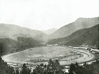 El Hipódromo desde la Colina de Morrison, Hong Kong, 1895 de W and S Ltd