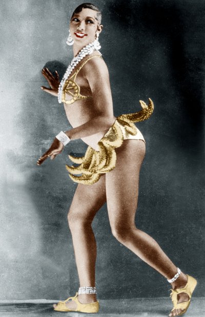 Josephine Baker (1906-1975) en el Folies Bergere de París con un cinturón de plátanos de Walery