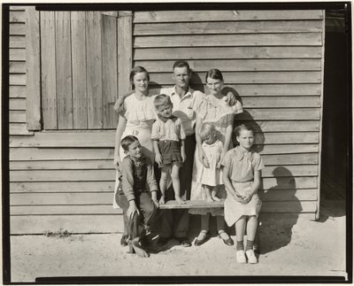 Familia de aparceros, Condado de Hale, Alabama / Familia Burroughs, Condado de Hale, Alabama de Walker Evans
