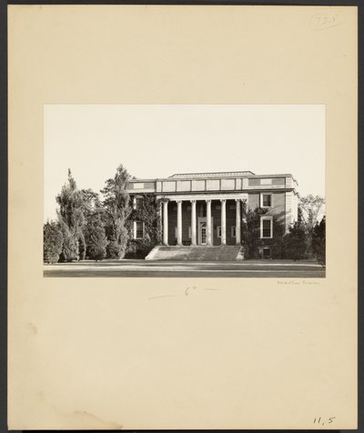 [Wheaton College: La Biblioteca (1923)] de Walker Evans