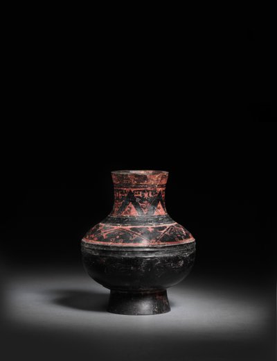 Pequeño jarro de cerámica negra lacada pintada de rojo, Hu, 476-221 a.C. de Warring States period Chinese School
