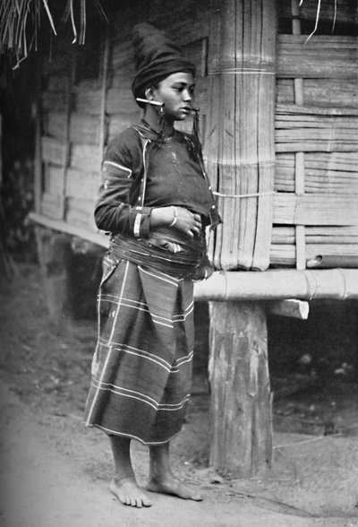 Una mujer Kachin, 1902 de Watts and Skeen