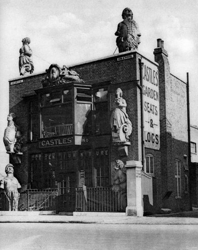 Figureheads de antiguos barcos de guerra, Grosvenor Road, Londres de Whiffin
