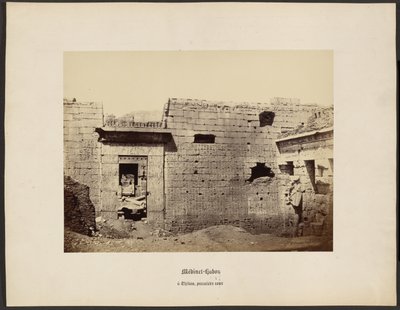 Medinet-Habou, a Tebas, premiere cour de Wilhelm Hammerschmidt