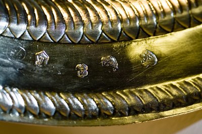 Salva de Carlos II sobre pie de William (attr. to) Normal