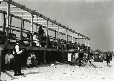 Escena de Playa, Coney Island, c.1910-21 de William Davis Hassler
