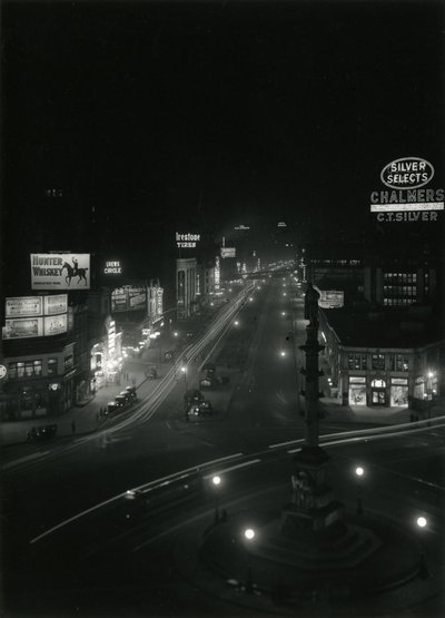Vista nocturna en Columbus Circle, c.1910-21 de William Davis Hassler