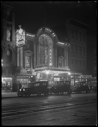 El Teatro Ideal en la Octava Avenida, Ciudad de Nueva York, 6 de enero de 1917 de William Davis Hassler