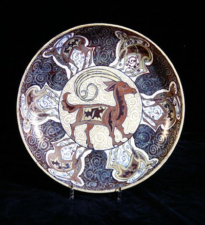 Plato de Lustre, pintado por Charles Passenger de William de Morgan