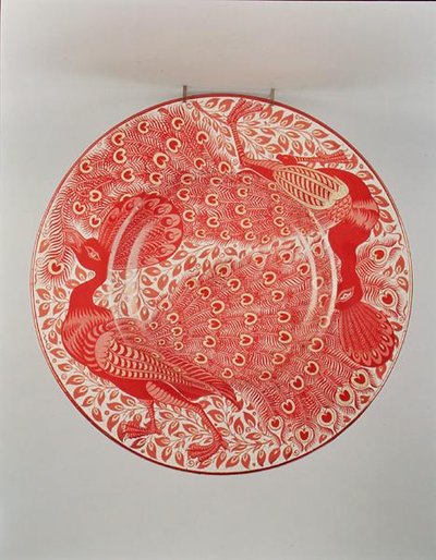 Cargador de rubí y oro decorado con dos pavos reales, pintado por Charles Passenger, c.1890 de William de Morgan