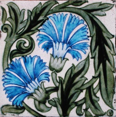Azulejo con diseño floral (cerámica) de William de Morgan