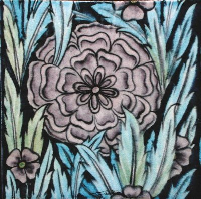 Azulejo con diseño floral de William de Morgan