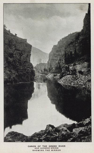 Cañones de Colorado: Cañón del Río Grande, cerca de Glenwood Springs, mostrando el espejo de William Henry Jackson