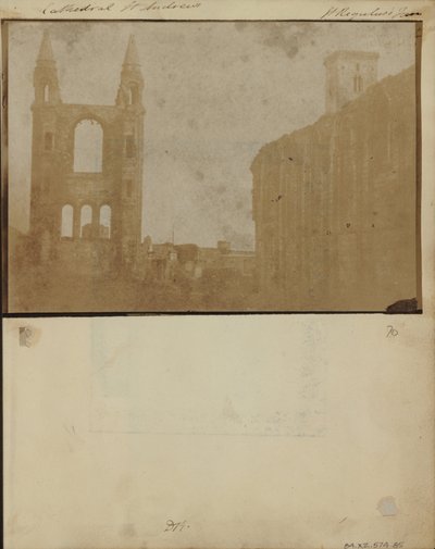 El hastial este y el pasillo sur de la Catedral de St. Andrews con la Torre de St. Regulus, desde el noroeste de William Holland Furlong