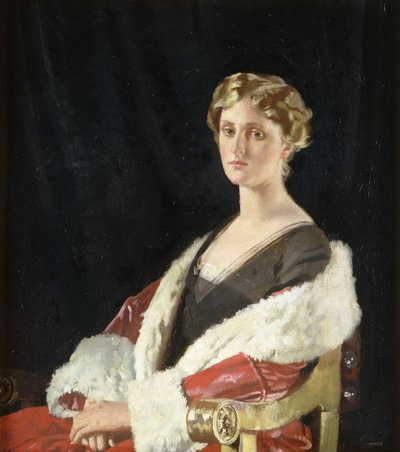 Retrato de Nancy Oswald Smith, sentada medio cuerpo, con un abrigo rojo forrado de piel, 1915 de William Orpen