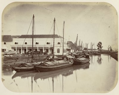 Groote Boom en el Harbour Canal en Batavia de Woodbury and Page