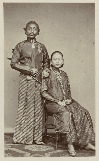 Pakoe Boewono IX, Susuhunan de Surakarta con su esposa Ratoe de Woodbury and Page