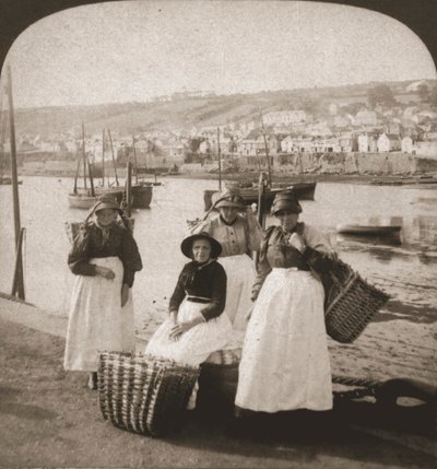 Pescaderas en Newlyn, Cornwall, 1900 de Works and Sun Sculpture Studios