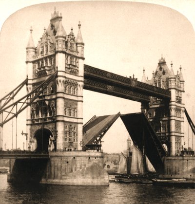 El nuevo Tower Bridge, Londres, 1896 de Works and Sun Sculpture Studios