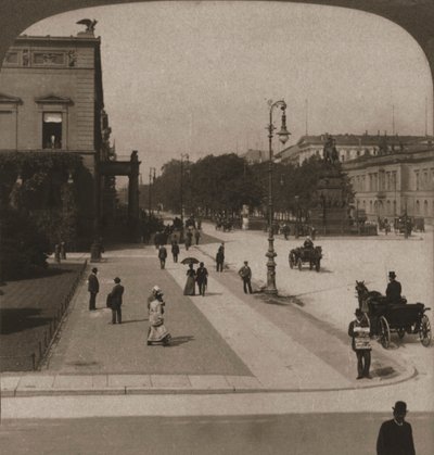 Unter den Linden, Berlín, 1903 de Works and Sun Sculpture Studios