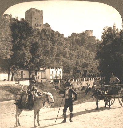 Muros y Torres de la Alhambra, Granada, España, 1896 de Works and Sun Sculpture Studios