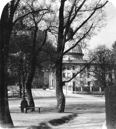 Plaza Kajetaner y la Fortaleza Hohensalzburg, Salzburgo, Austria, c. 1900 de Wurthle and Sons