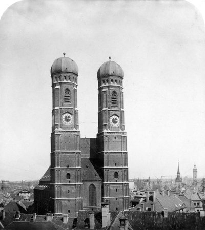 La Frauenkirche, Múnich, Alemania, c1900 de Wurthle and Sons