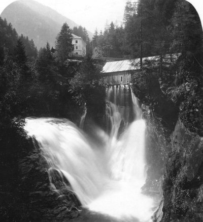 La cascada en Badgastein, Austria, c. 1900s de Wurthle and Sons