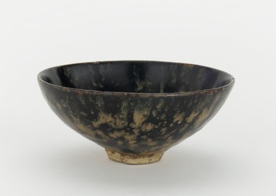 Tazón de té, provincia de Jiangxi, finales del siglo XIII-finales del siglo XIV de Yuan Dynasty Chinese School