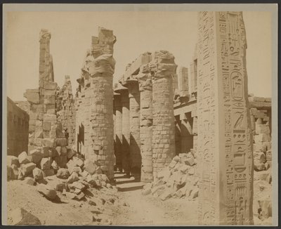 Karnak, Obelisco Tutmés I y Columnata de la Sala [ileg]. de Zangaki